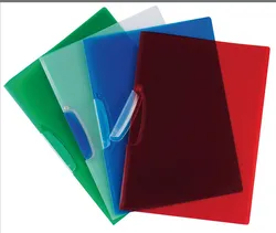 Skoroszyt Q-CONNECT z plastikowym klipsem, PP, A4, 520mikr., transparentny czerwony