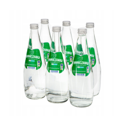 Naturalna woda mineralna średnionasycona CO2  0,7 l